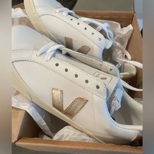 Brand new rose gold Veja’s
